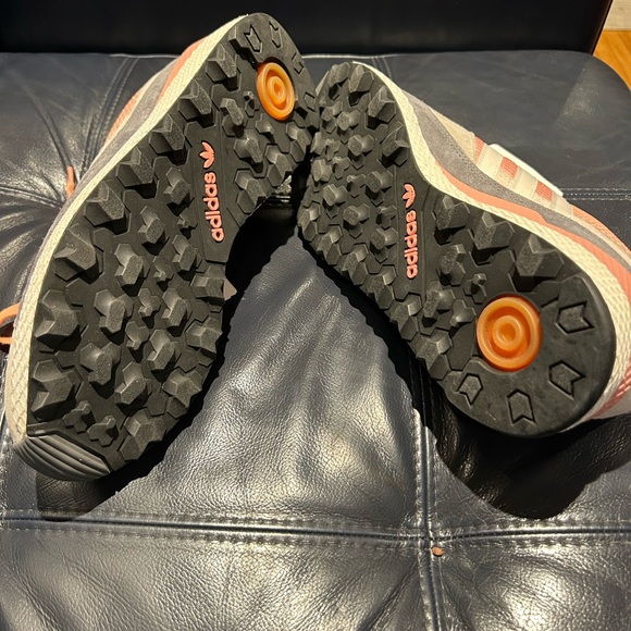 Adidas Ultra Tech sneakers - Picture 4 of 7